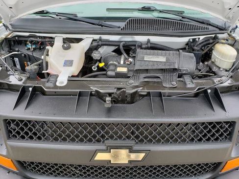 Used 2015 Chevrolet Express 2500 image 26