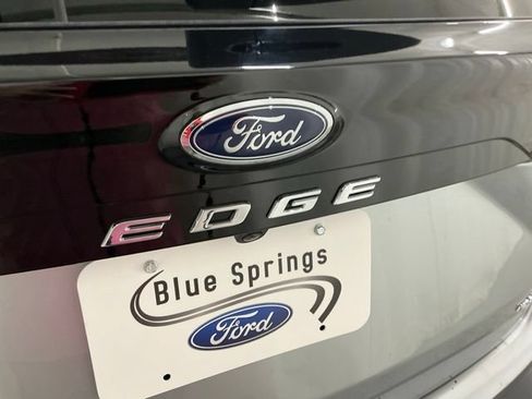Used 2024 Ford Edge SEL w/ Convenience Package AWD/4WD image 5