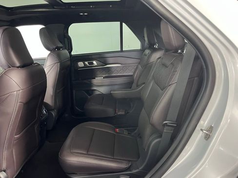 Used 2025 Ford Explorer Platinum w/ LUX Leather Package image 29