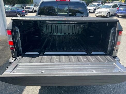 Used 2022 Nissan Frontier SV w/ Technology Package image 19