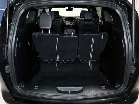 Used 2025 Chrysler Pacifica Select FWD image 13