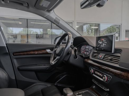 Used 2018 Audi Q5 2.0T Premium Plus AWD/4WD image 18