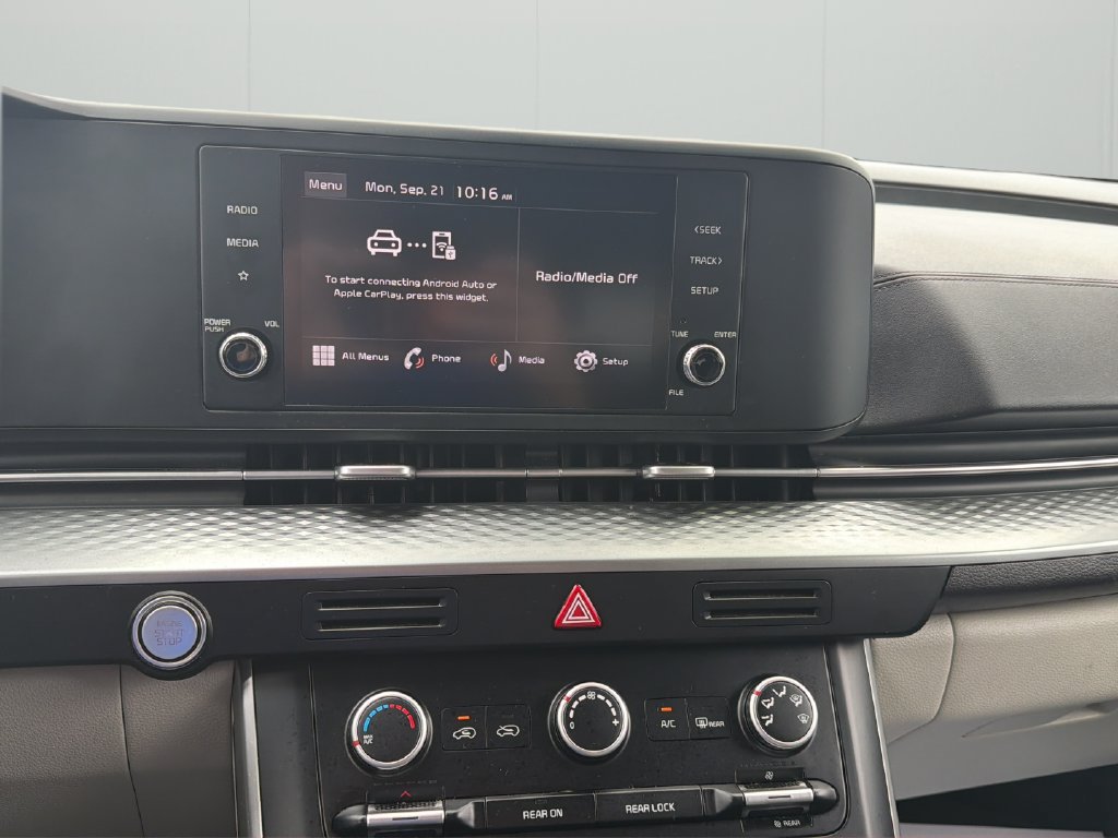 Used 2023 Kia Carnival LX FWD image 25