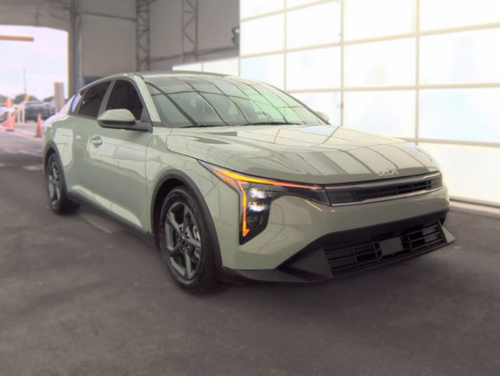 Used 2025 Kia K4 FWD image 4