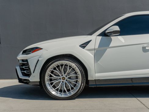 Used 2019 Lamborghini Urus AWD/4WD image 18
