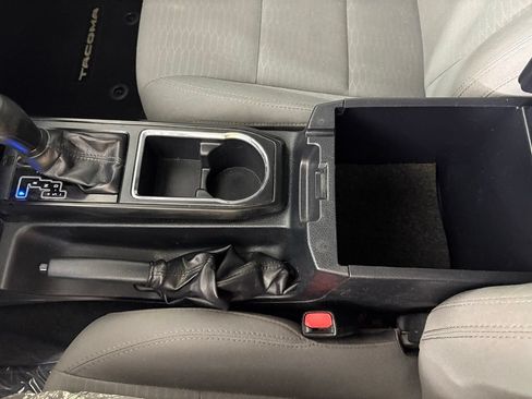 Used 2018 Toyota Tacoma SR w/ SR Convenience Package AWD/4WD image 32