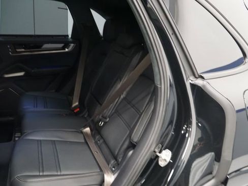 New 2026 Porsche Cayenne Turbo image 25