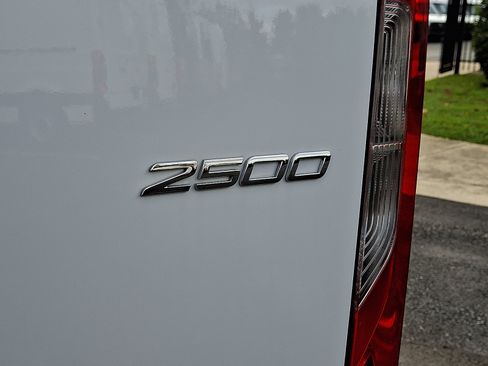 Used 2025 Mercedes-Benz Sprinter 2500 image 30