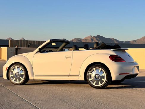 Used 2013 Volkswagen Beetle 2.5 FWD image 4