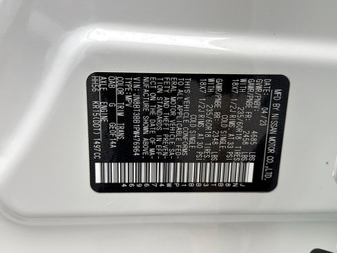 Used 2023 Nissan Rogue SV image 24