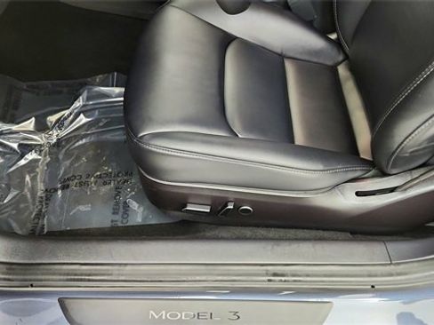 Used 2023 Tesla Model 3 Standard Range image 32