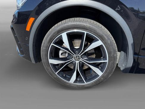 Certified 2024 Volkswagen Tiguan SEL R-Line AWD/4WD image 9