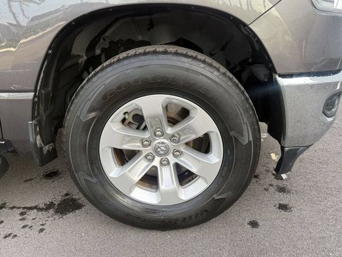 Used 2019 RAM 1500 Big Horn AWD/4WD image 10