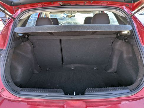 Used 2017 Hyundai Elantra GT image 27