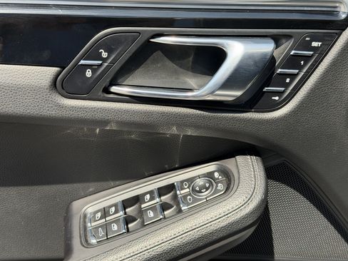 Certified 2018 Porsche Macan AWD/4WD image 22