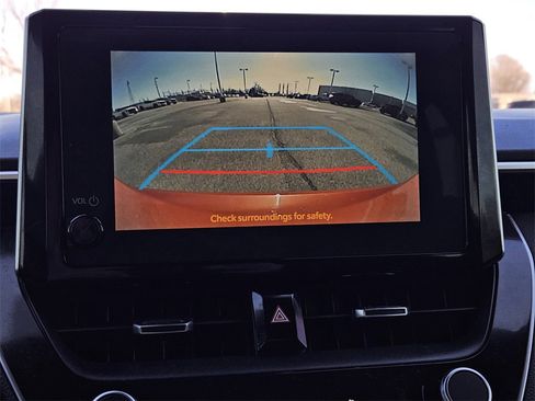 Used 2025 Toyota Corolla SE image 17