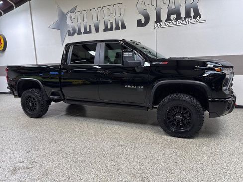 Used 2024 Chevrolet Silverado 2500 ZR2 w/ Technology Package image 49