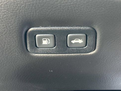 Used 2013 Chevrolet Corvette Coupe image 24