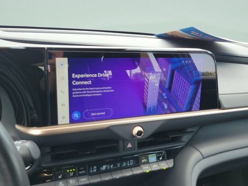 Certified 2025 Toyota Crown Signia AWD/4WD image 14