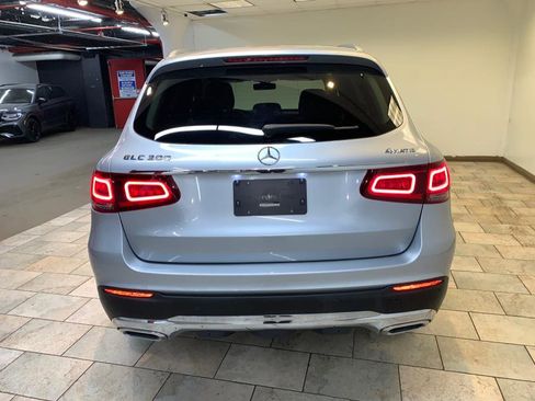 Used 2021 Mercedes-Benz GLC 300 4MATIC w/ Premium Package image 7