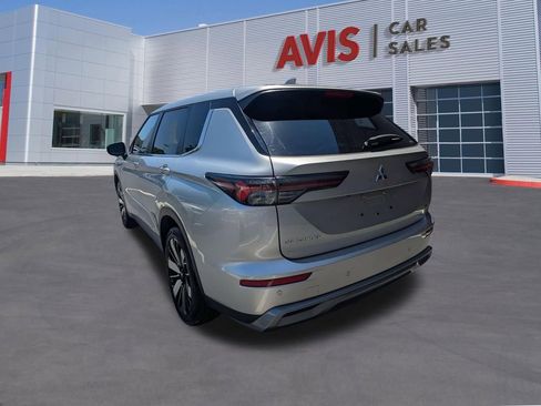 Used 2025 Mitsubishi Outlander SE AWD/4WD image 9