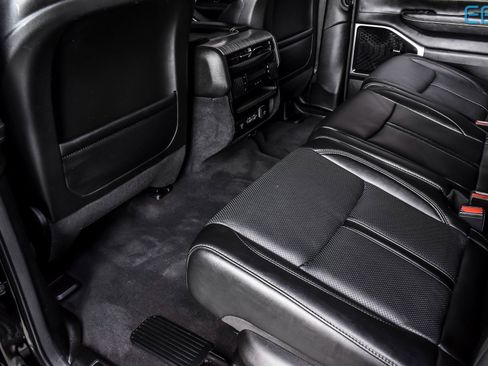 Used 2023 Jeep Wagoneer L Series III w/ Premium Group I image 20