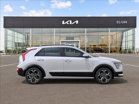 New 2025 Kia Niro EX Touring image 7