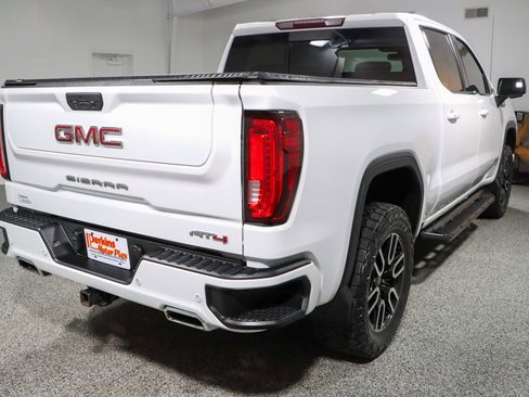Used 2019 GMC Sierra 1500 AT4 w/ Off Road Performance Package AWD/4WD image 7