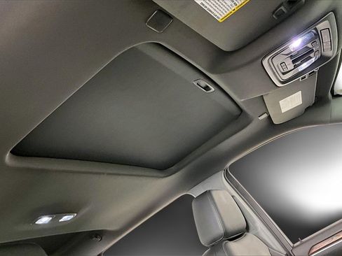 Used 2024 GMC Sierra 2500 SLT w/ SLT Premium Package image 28