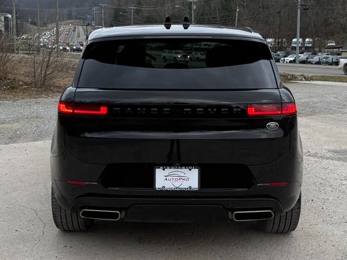 Used 2023 Land Rover Range Rover Sport SE Dynamic image 6