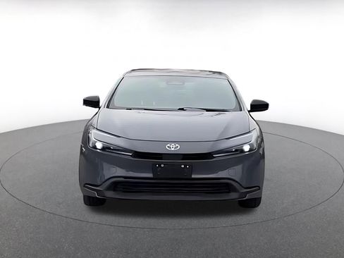 Used 2025 Toyota Prius LE image 3
