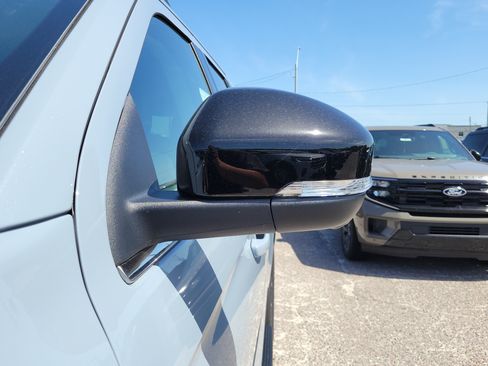 New 2027 Ford Expedition Max Active RWD image 4