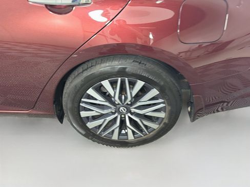 Used 2023 Nissan Altima 2.5 SV FWD image 11