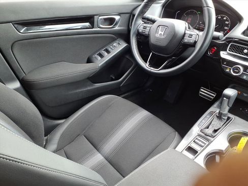 Certified 2025 Honda Civic Sport image 17