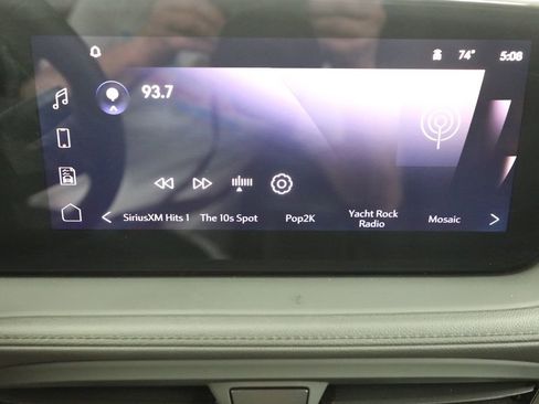 Certified 2024 Buick Encore GX Avenir w/ Avenir Convenience Package AWD/4WD image 5
