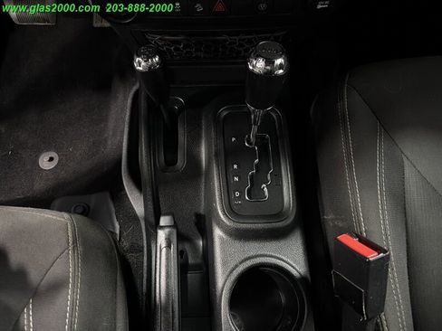 Used 2018 Jeep Wrangler Unlimited Sahara AWD/4WD image 27