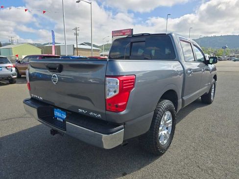 Used 2019 Nissan Titan SV AWD/4WD image 5