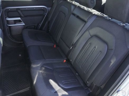 Used 2020 Land Rover Defender 110 SE image 30