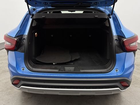Used 2025 Chevrolet Trax LT FWD image 28