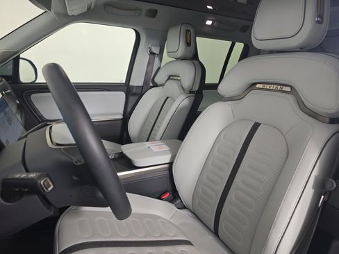 Used 2024 Rivian R1S Adventure AWD/4WD image 20