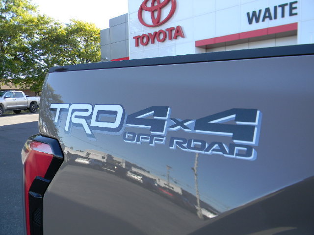 New 2026 Toyota Tundra Platinum w/ TRD Off-Road Package AWD/4WD image 8