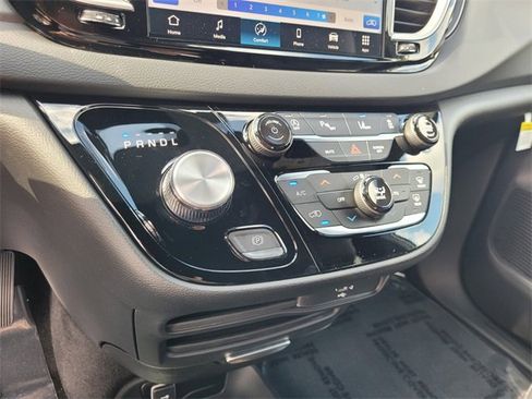 New 2026 Chrysler Voyager LX image 24