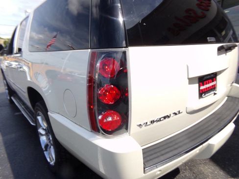 Used 2013 GMC Yukon XL Denali AWD/4WD image 30