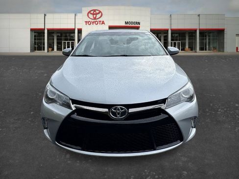 Used 2015 Toyota Camry SE FWD image 2