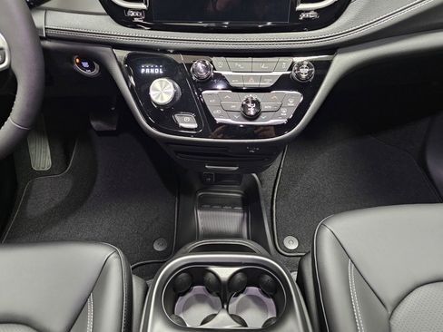 New 2026 Chrysler Pacifica Select FWD image 21