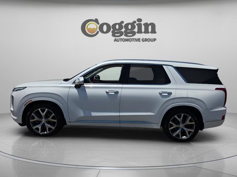 Used 2022 Hyundai Palisade Limited w/ Cargo Package FWD image 2