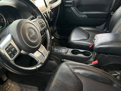 Used 2016 Jeep Wrangler Unlimited Sport image 12