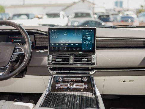 Used 2023 Lincoln Navigator L Black Label AWD/4WD image 10