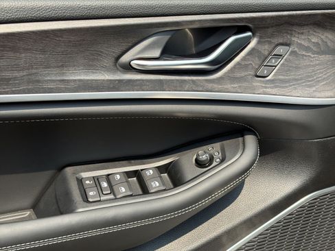 New 2026 Jeep Grand Cherokee L Limited AWD/4WD image 15