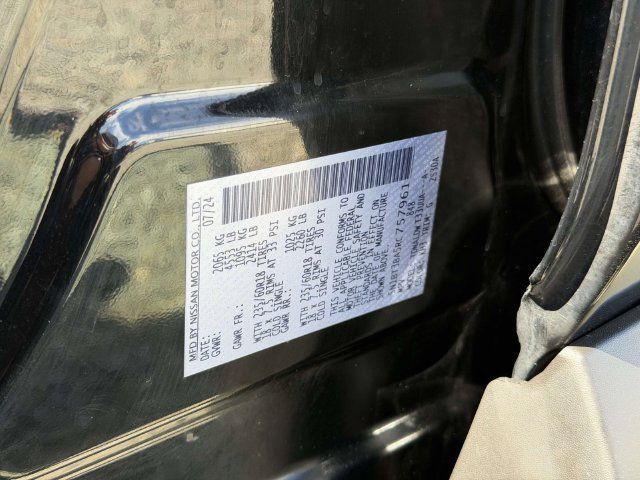 Used 2024 Nissan Rogue SV FWD image 28